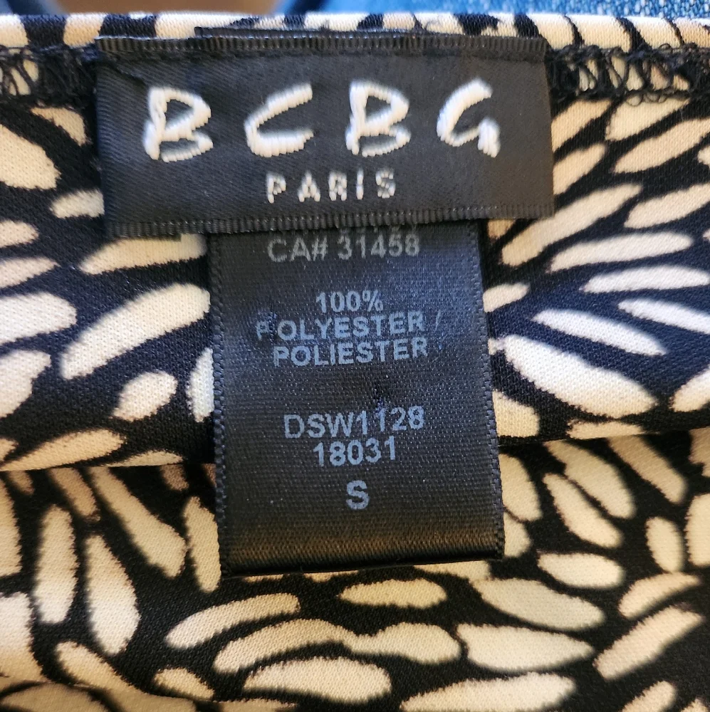BCBG Paris Black and Cream Patterned Top Size Small - Picture 3 of 6